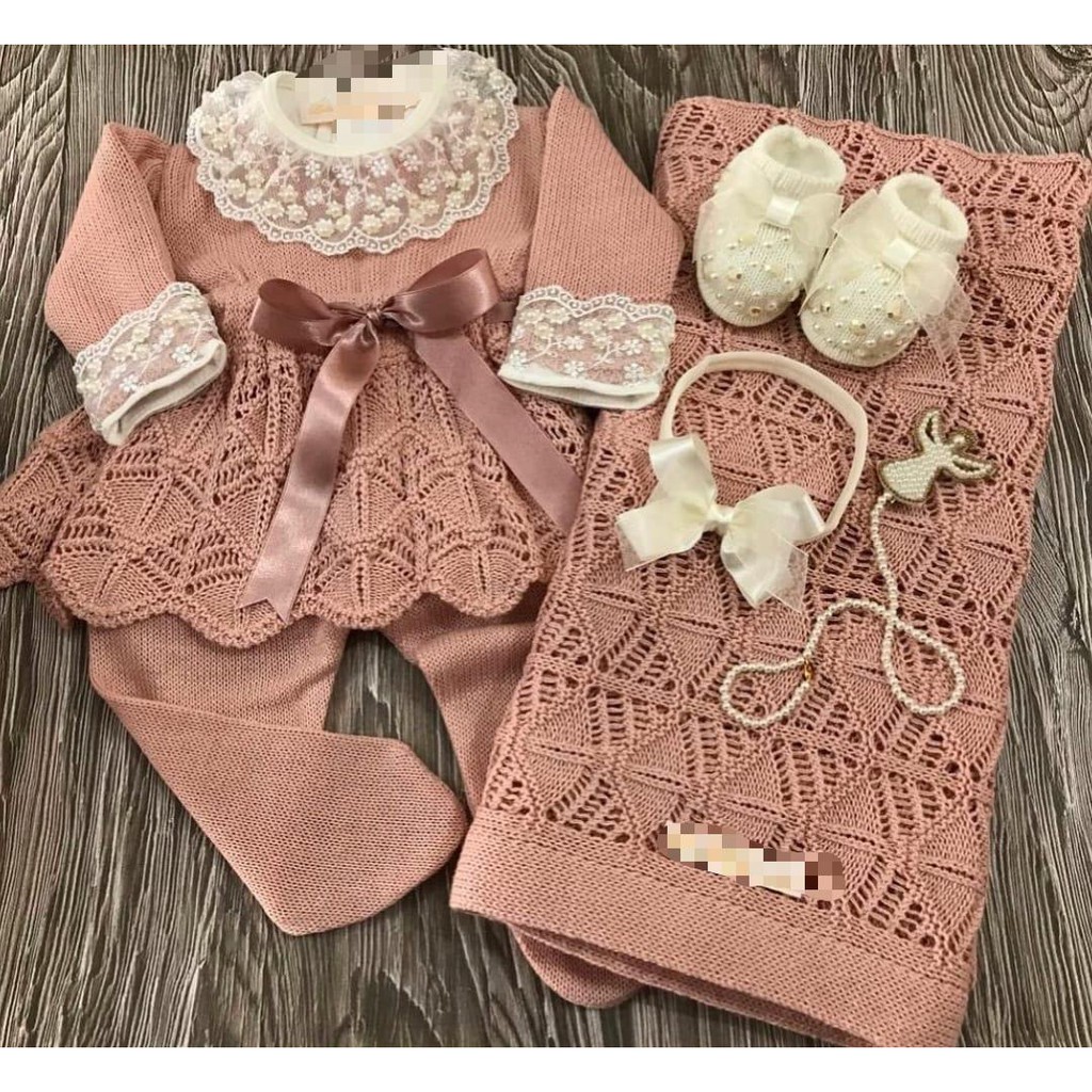 Saída de maternidade de menina em tricot completa 6 peças em Oferta na Shopee