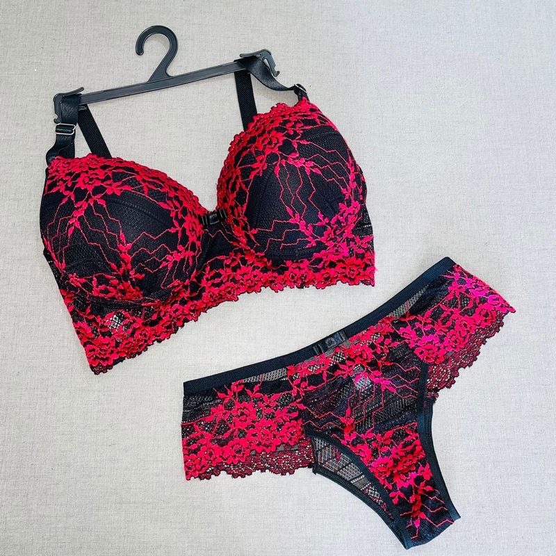 Conjunto Lingerie Plus Size Renda Bicolor com Bojo Calcinha e Soutien Moda Íntima Revenda Antonella.