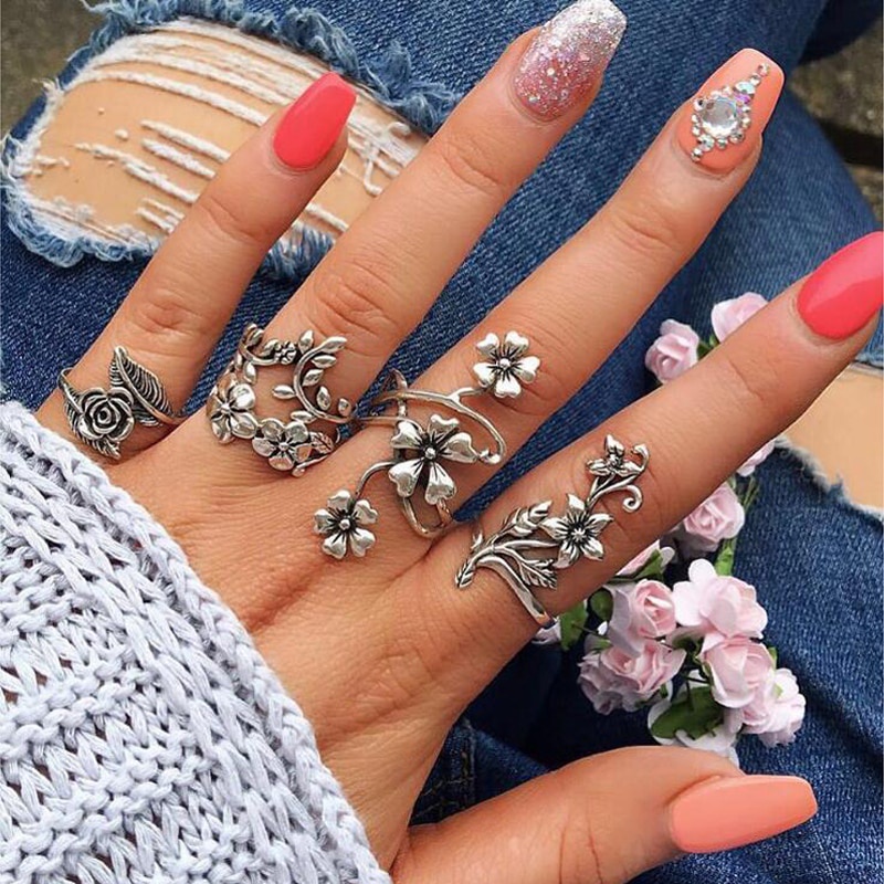 4 Pçs / Set Antique Silver Cor Bohemia Vintage Conjunto Anel De Rosa Anéis De Flores Para As Mulheres Charme Bohemia Floral Anel Da Junta