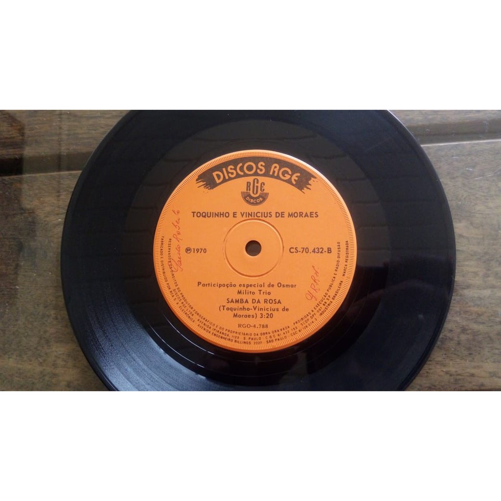 LP/COMPACTO TOQUINHO E VINICIUS DE MORAES - SAMBA DA ROSA/A TONGA DA MILONGA (RGE 1970) CD-70.432-B