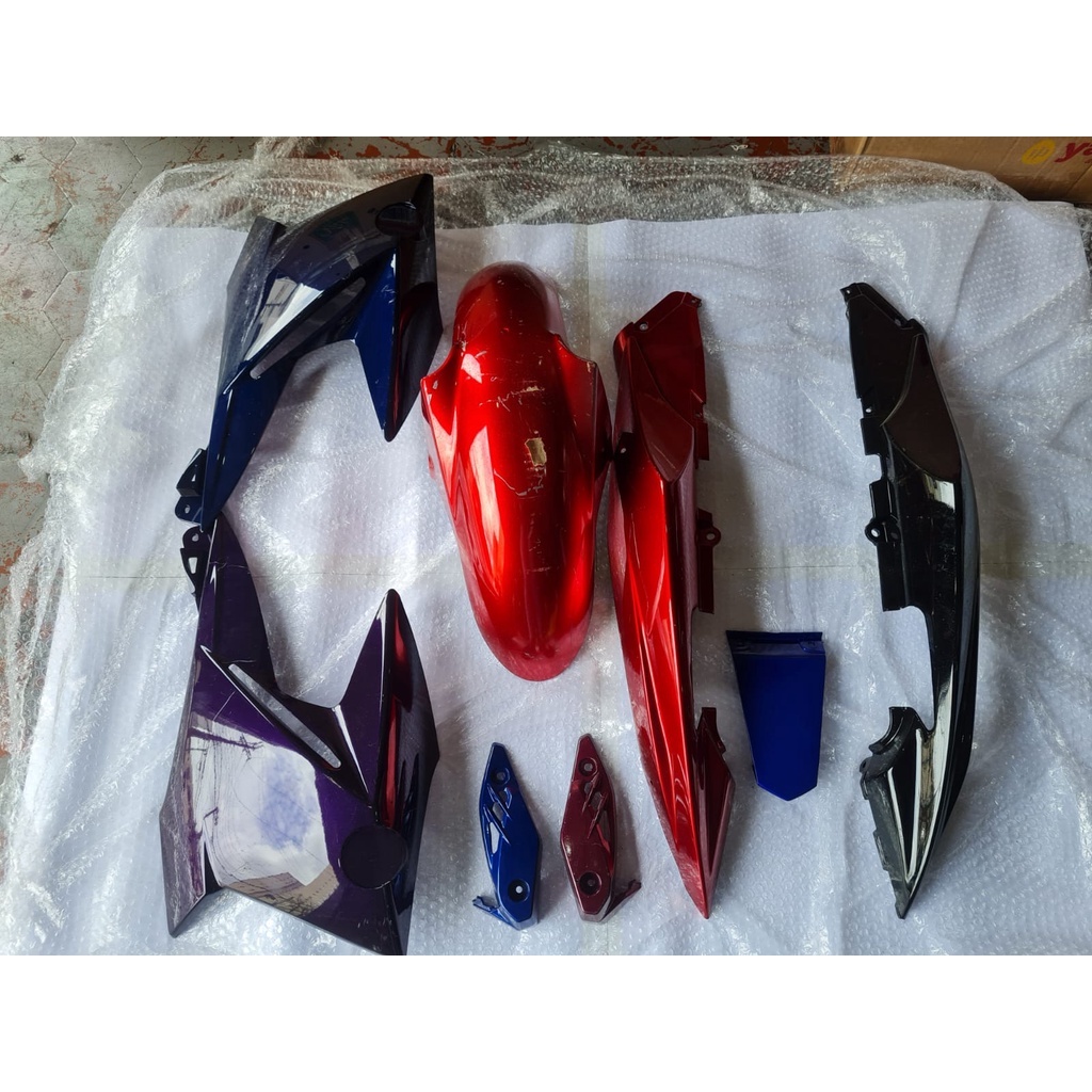 Kit Carenagem fazer 250 2011 a 2015 ( Rabeta, Paralama,Abas e Bananinhas 2016)  Peças para pintura sem opção de cor