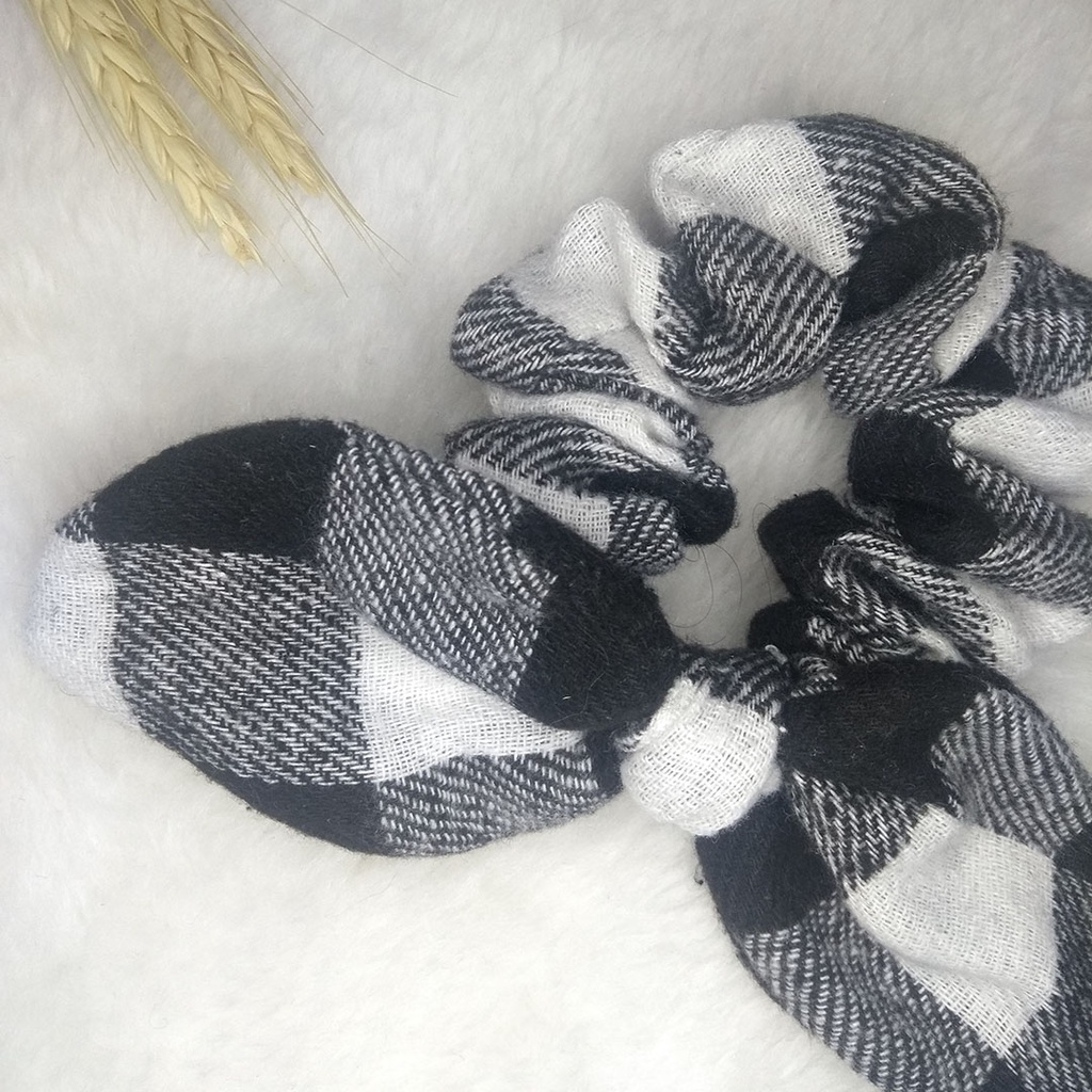 Scrunchie Laço Folha Flanelado Xadrez