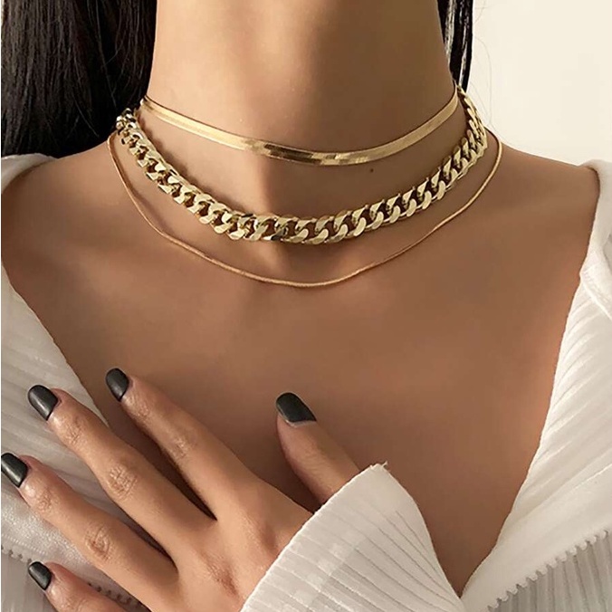 Conjunto com 3 peças de colar, corrente e choker minimalista com banho de ouro