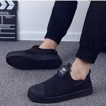 slip on adidas todo preto