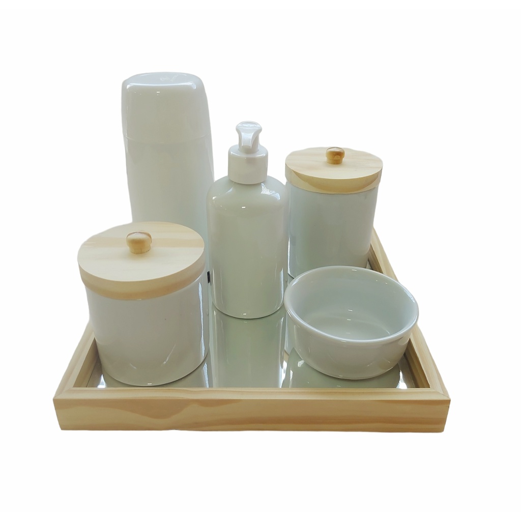 Kit Higiene Bebê Porcelana Potes Molhadeira Saboneteira Garrafa Térmica E Bandeja De Madeira Pinus Espelhada.