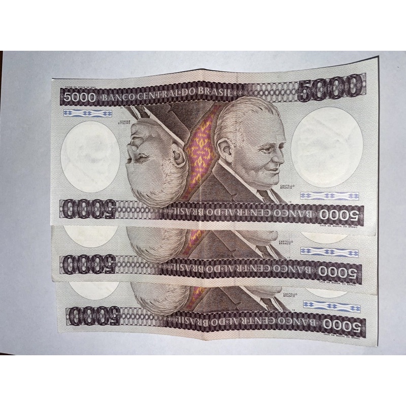 2 cédulas brasileiras de  cinco mil cruzeiros (cód 004)