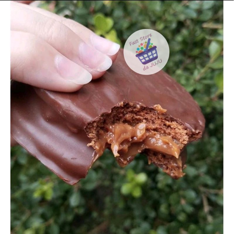 Caixa com 18 ALFAJORES recheados de doce de leite 40/45gr cada alfajor Chocolate Doces Doce
