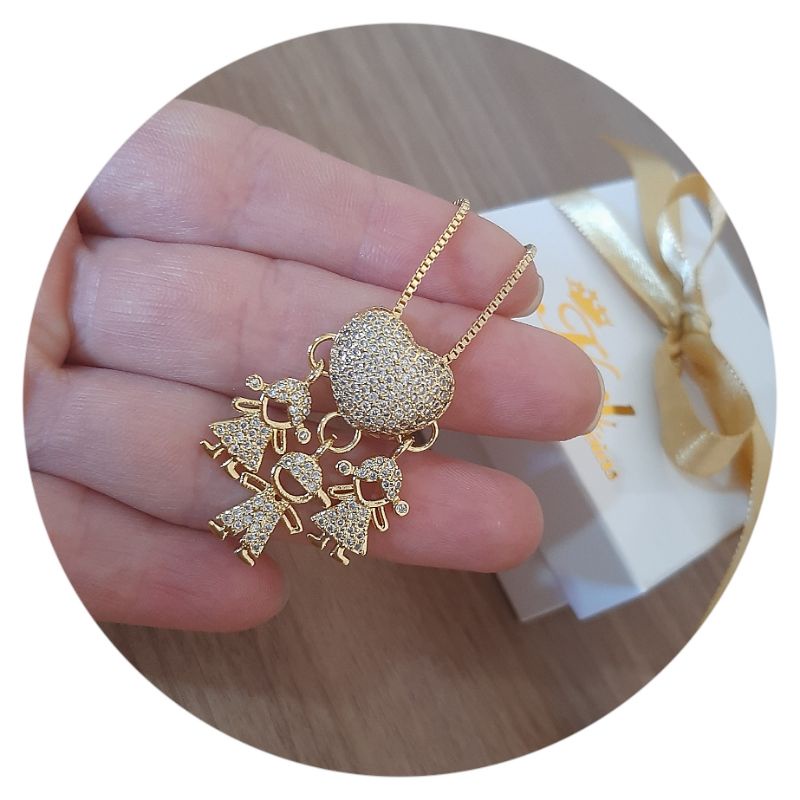 Colar 3 filhos menino menina filha filho coração cravejado microzircônias antialérgico banhado a ouro 18k