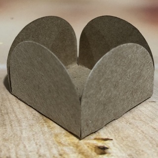 50  forminha 4 Pétalas para doces COR  KRAFT 10.90 em Oferta na Shopee