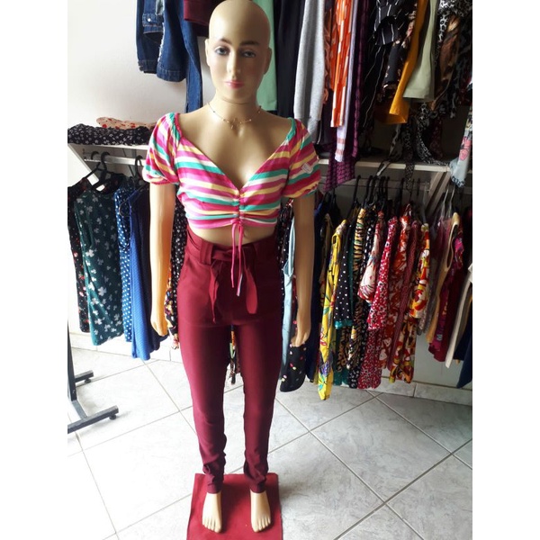 conjunto de calça e cropped para adolescente