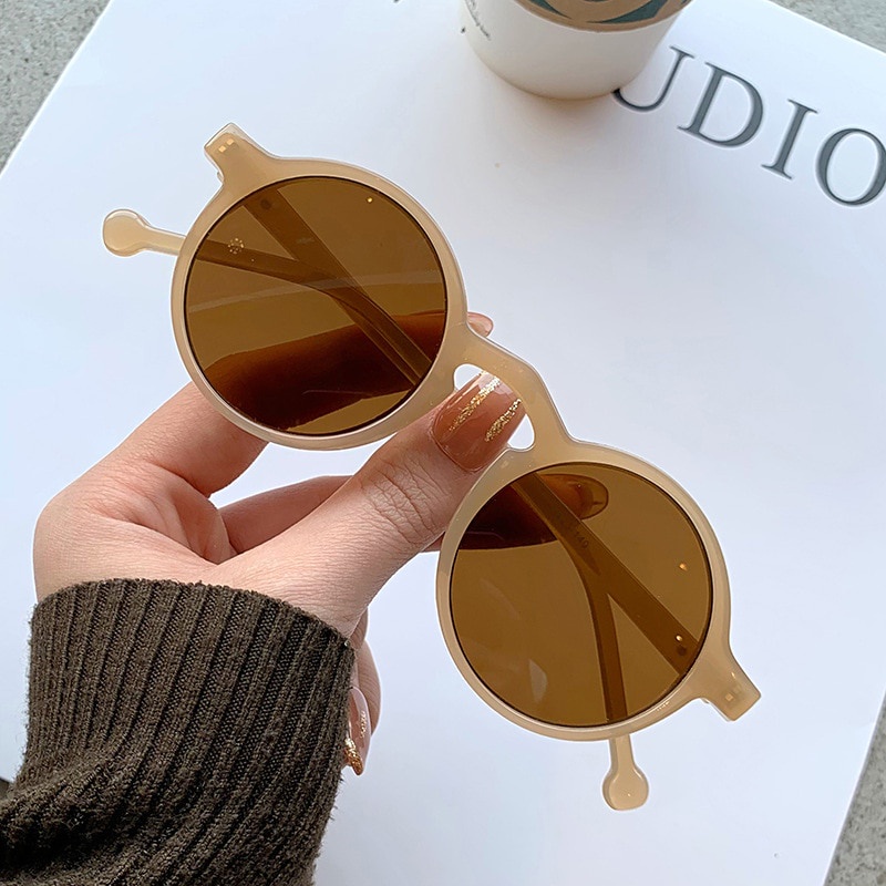 Senhoras Rodada Óculos De Sol femininos Da Moda Clássico Oculos Ao Ar Livre Ultraleves