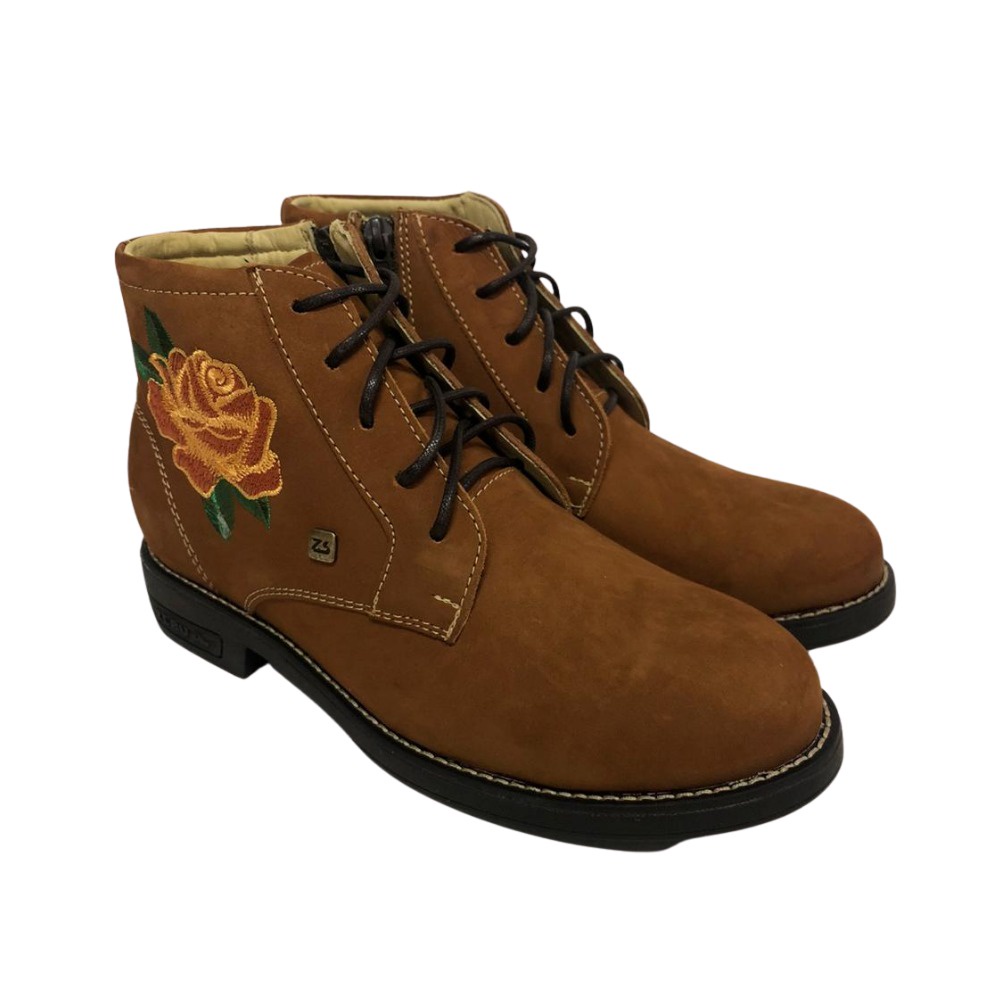 Coturno Feminino Castor Zebu Original Bordada Flor Antiderrapante Marrom Claro Couro Cadarço Country Cowgirl Para Usar No Dia-a-dia Trabalho - Ref: 63090NB06