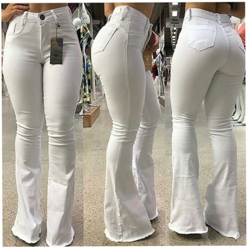 calça flare branca cintura alta barra desfiado marca via áurea jeans deluxe.
