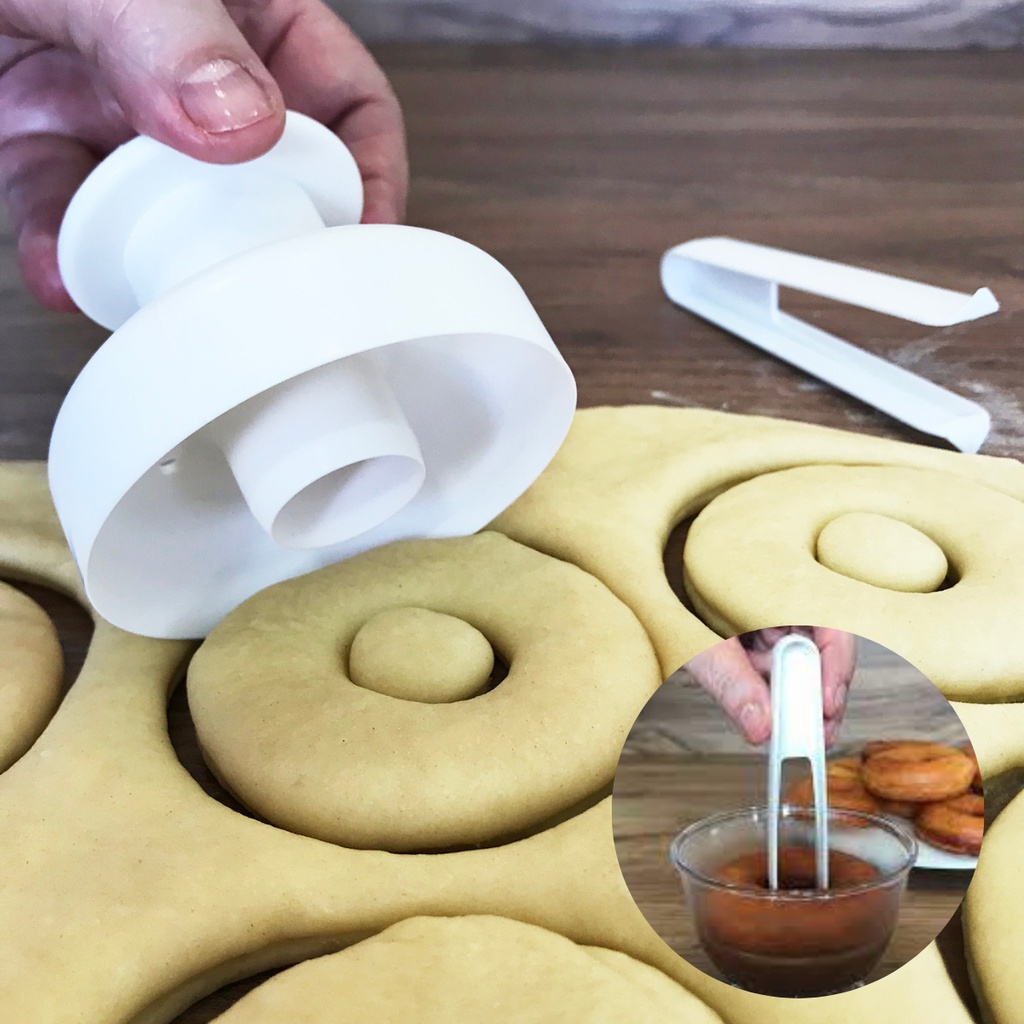 Forma Modelador de Donut - Branco - Praticidade para modelar o seu donuts com pinça para banhar no chocolate