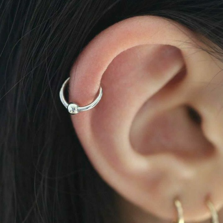 Piercing prata aço inoxidável modelo captive 8mm espessura 1,5mm