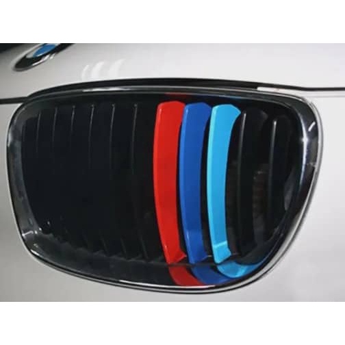 CAPA DA GRADE MOTORSPORT  BMW Série 1 120i 2015/2017 APLIQUE ALETA FILETE