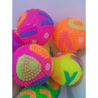 Bolinha pet com luz e som em Oferta na Shopee