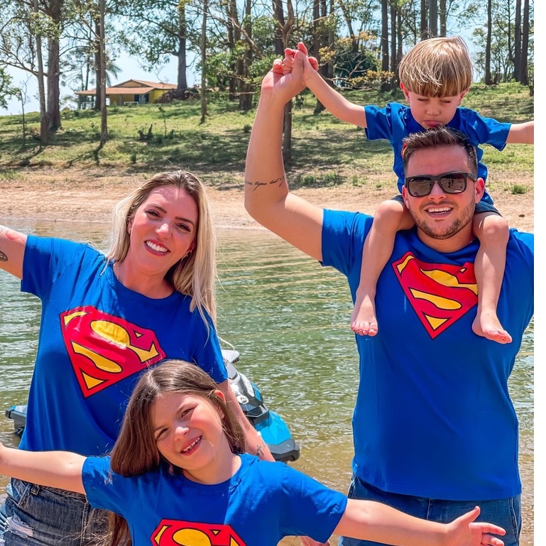 Camiseta Feminina e Masculino Personalizada Adulto e Infantil Superman Royal em Oferta na Shopee
