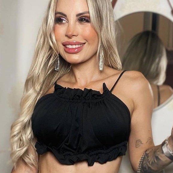 Cropped concha com tiras e bojo viscolycra