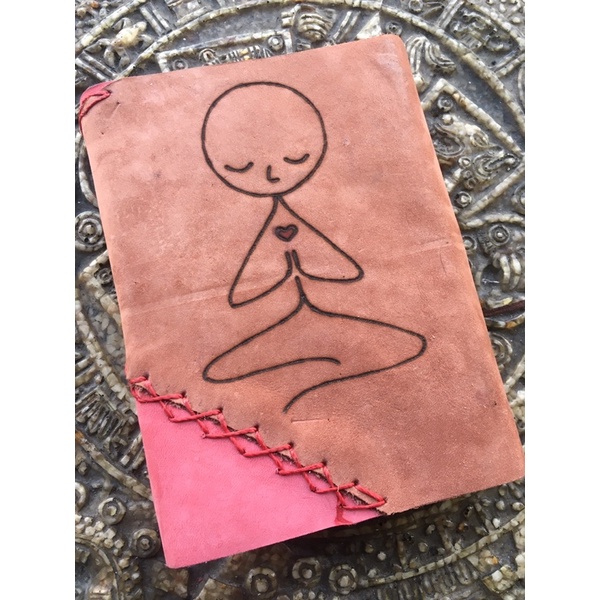 Imagem Grimório Diário Caderno A6 100 Folhas - Gratidão com Costuras