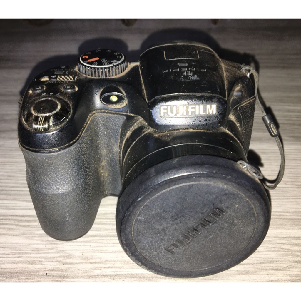 fuji s1800 camera