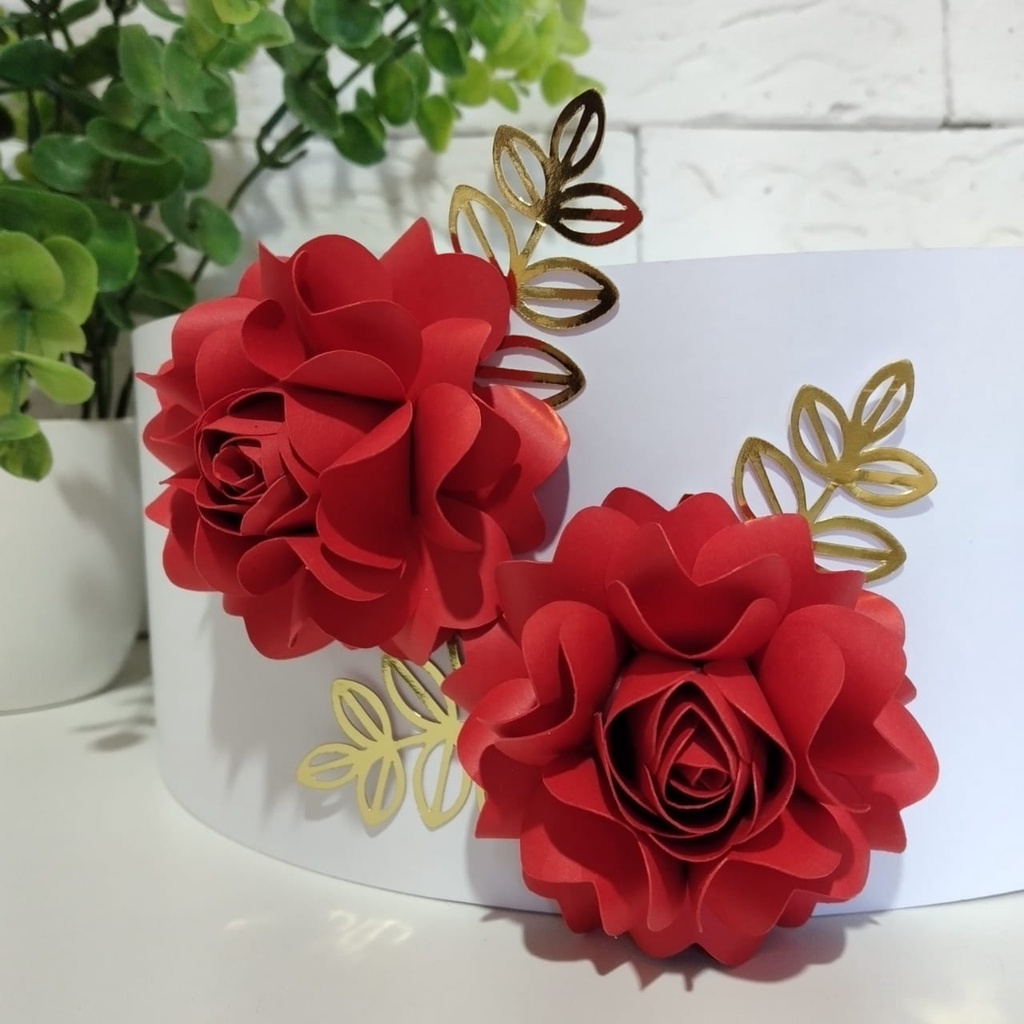 Flor de papel para topo de bolo (2 unidades) Folhagem dourada inclusas |  Shopee Brasil