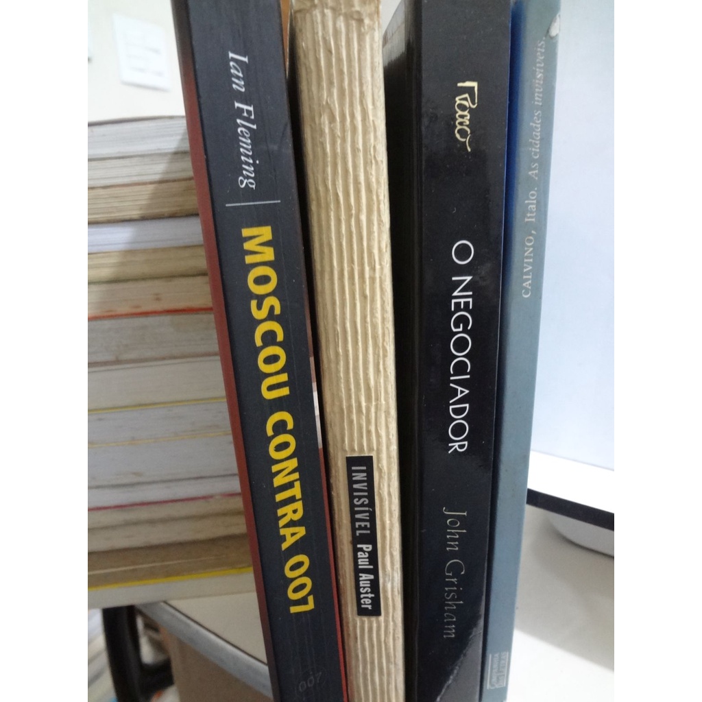 Livros Ian Fleming Moscou contra 007 John Grisham O Negociador Paul Auster Invisível Italo Calvino As Cidades Invisíveis