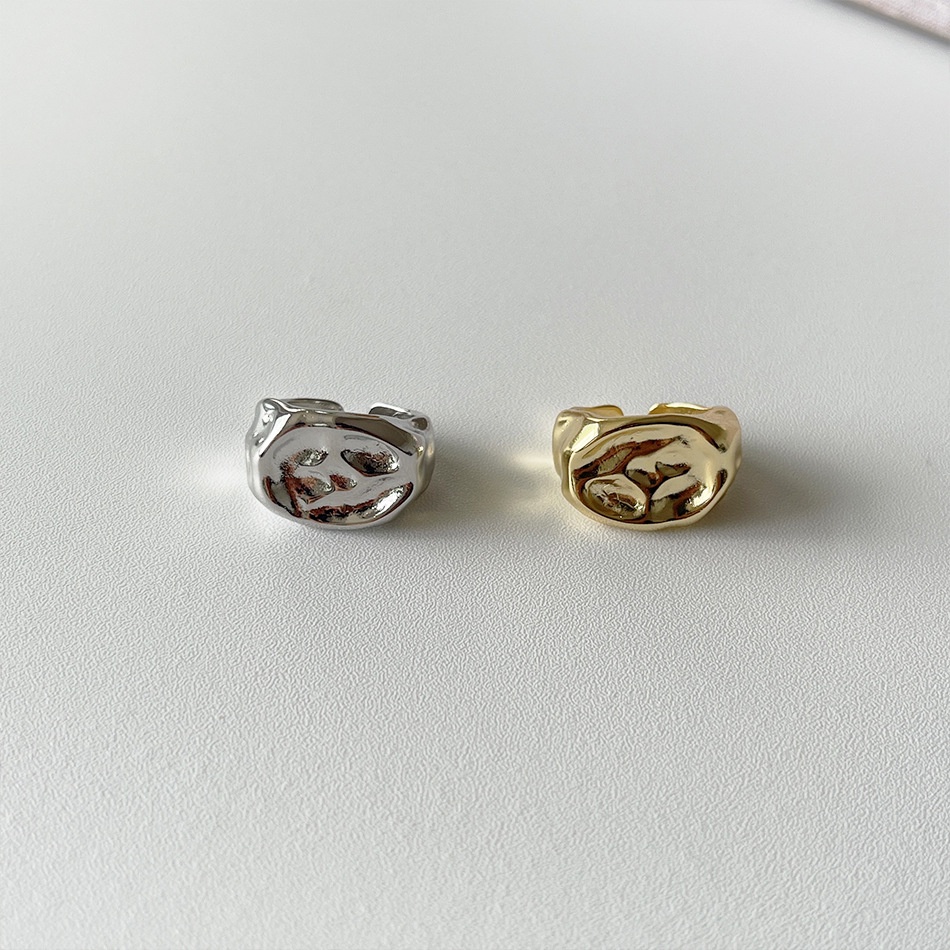 QMCOCO Cor De Prata Anéis Largos Padrão Irregular Jóias Finas Criativas Vintage Acessórios Para Festas Presentes Mulheres E Homem