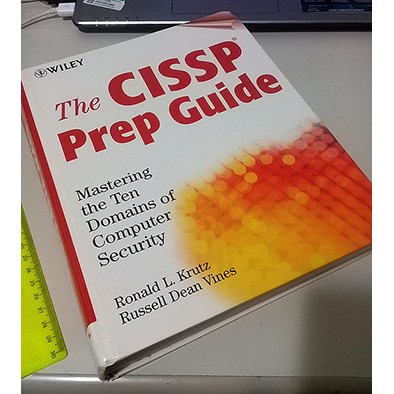 The CISSP Prep Guide - Ronald L Krutz / Russel Dean Vines  Mastering the Ten Domains of Computer Security  Idioma Inglês  Editora: Wiley Ano: 2001