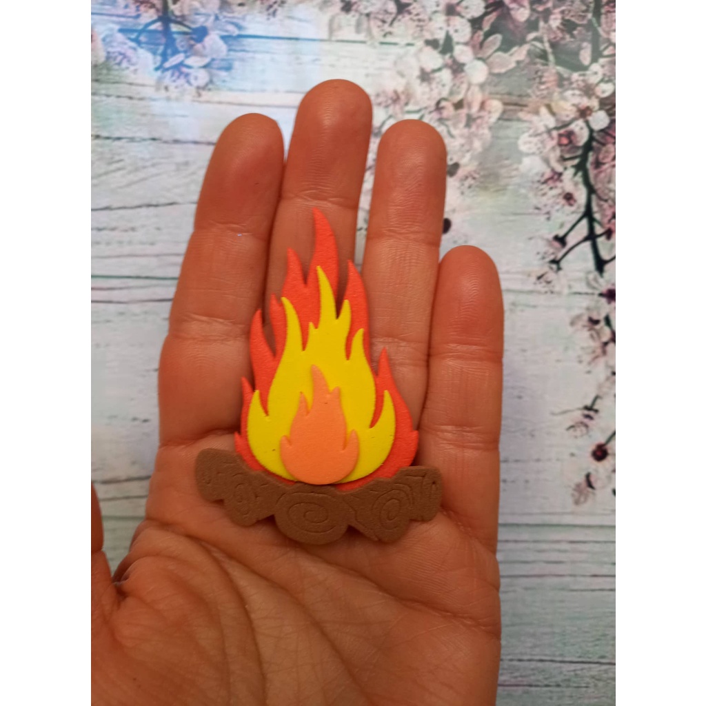 Fogueira de São João em EVA Liso de 7x5cm Aplique para Decoração de Bolo Fake e Lembrancinha  Festa Junina São João