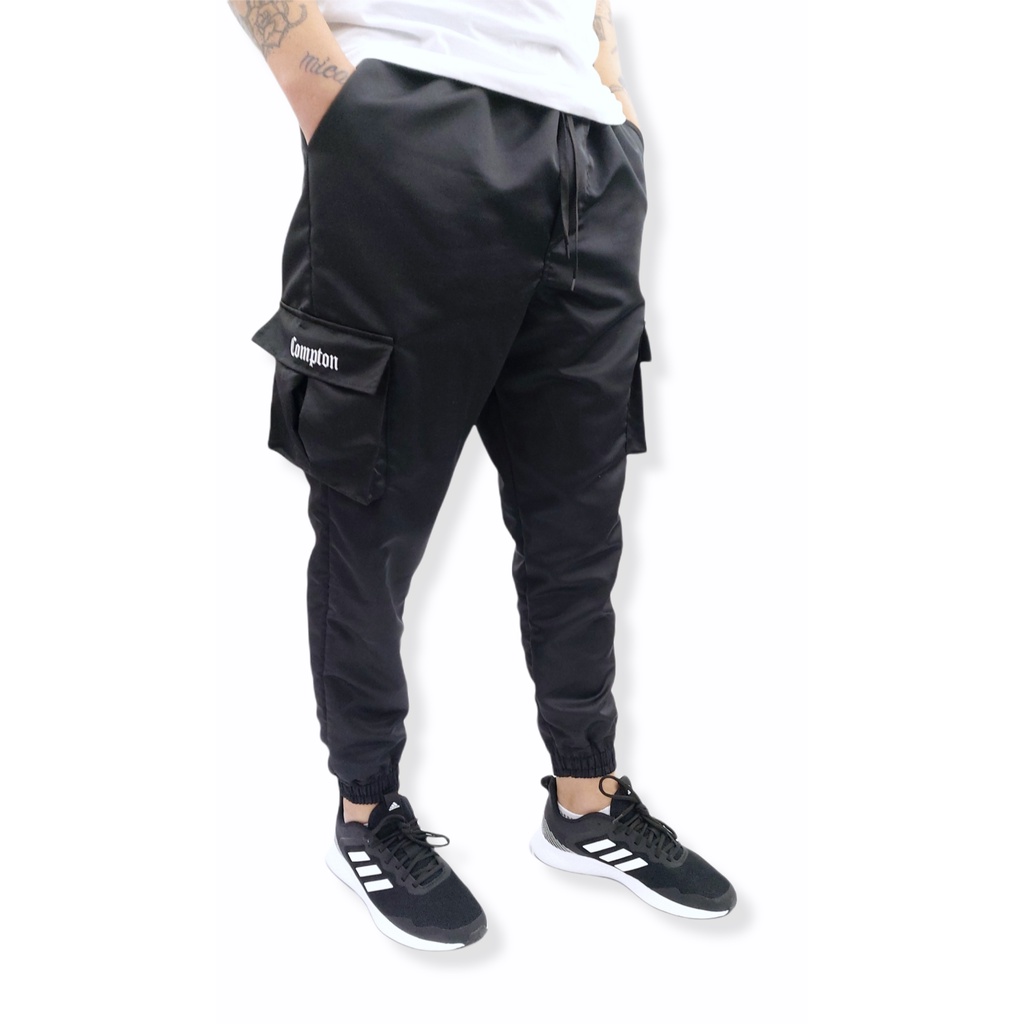 Calça Corta Vento Jogger Cargo Compton Unisex