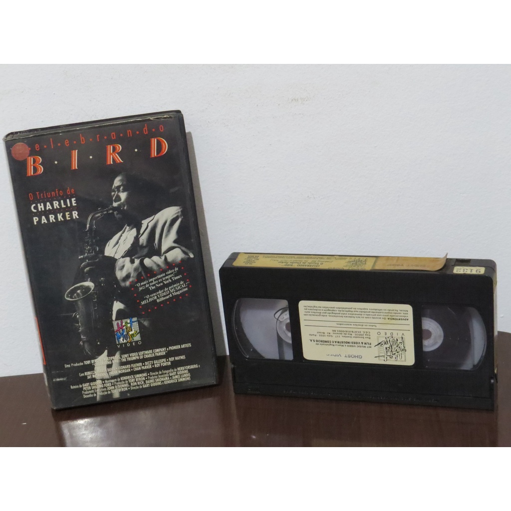 VHS CELEBRANDO BIRD - O TRIUNFO DE CHARLIE PARKER - RARO