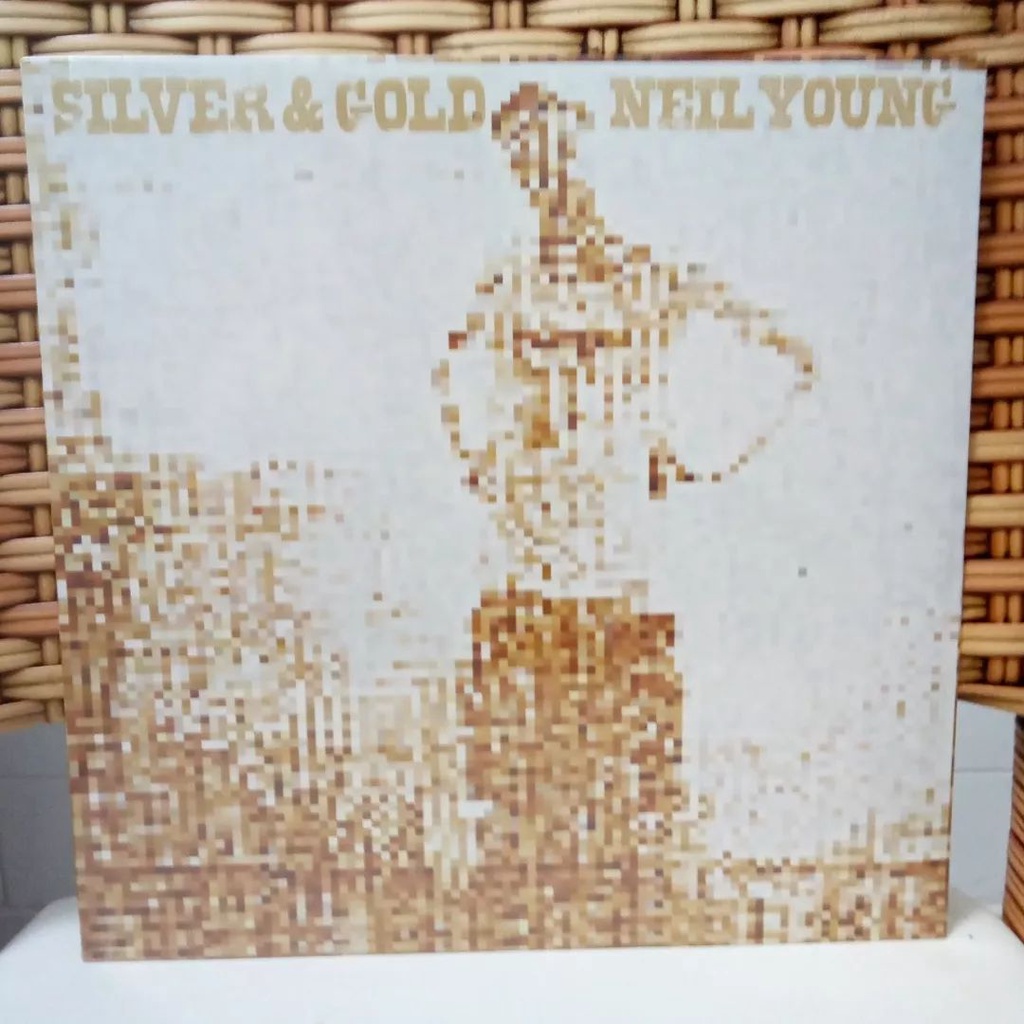 LP Neil Young  - Silver & Gold - Vinil Importado Europeu Lacrado