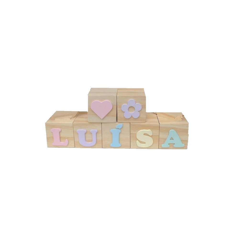 7 Cubos decorativos em madeira de pinus com letras em mdf  7x7x7 cm para nomes de bebe e decoração de quarto de bebe.