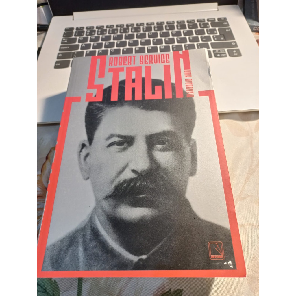 Stalin: Uma biografia - Robert Service