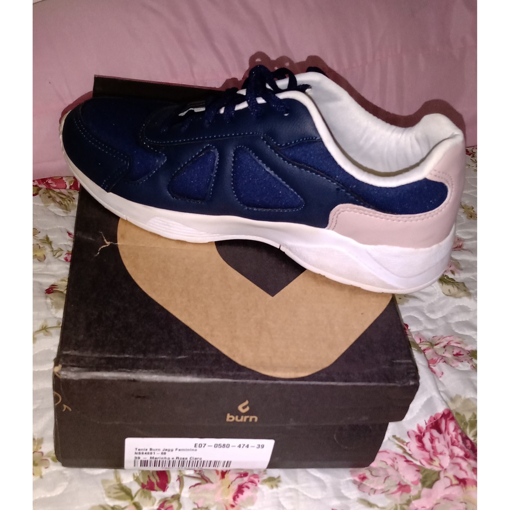Tênis Burn - Cor Marinho + Rosa. | Shopee Brasil