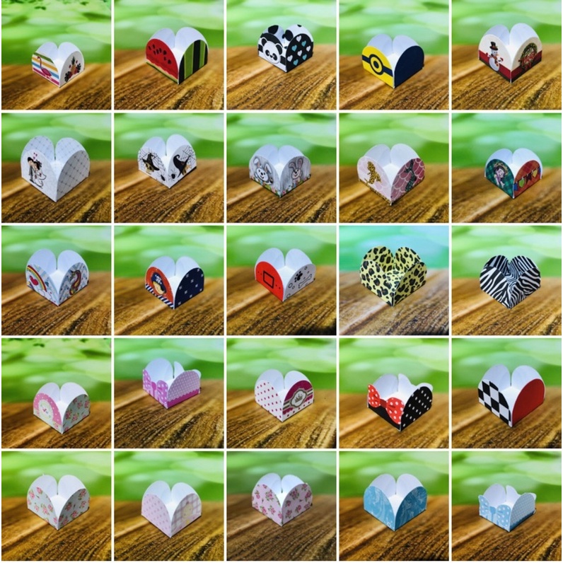 50 FORMINHAS 4 PÉTALAS TEMAS VARIADOS (SIMPLES) PARA DOCES em Oferta na Shopee