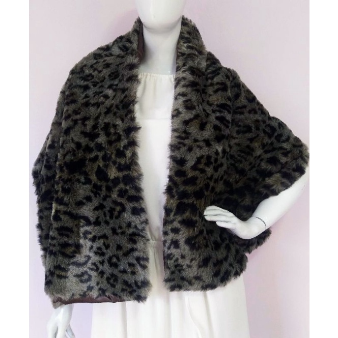 Estola de Pelé  sintética estampa animal print onça