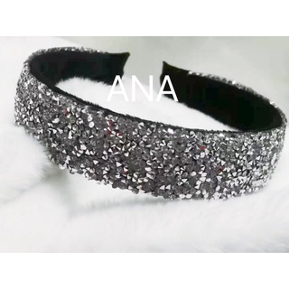 Tiara Larga de strass da Juliette perfeita para seu penteado ou look perfeita. Prático, elegante,