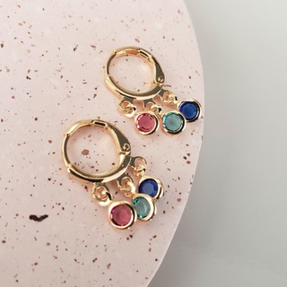 Brinco De Argolinha Com 3 Pedras Coloridas Zircônia Folheado A Ouro
