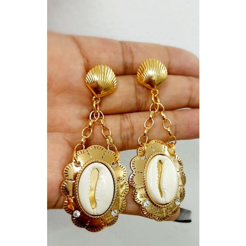 Brinco Folheado Búzio Realeza Dourado Prateado