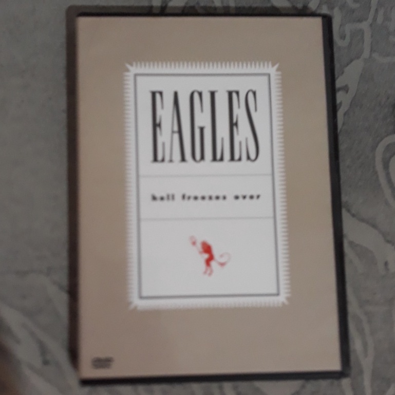 DVD EAGLES - HELL FREEZES OVER - EM ÓTIMO ESTADO
