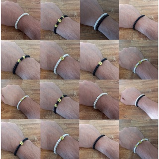Pulseiras de pérolas e Esferas Negras