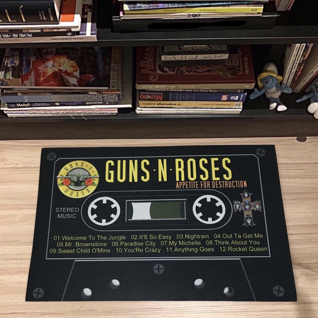 Tapete Capacho Decorativo Fita Cassete K7 Vintage Rock'n Roll Banda Rock Gun's N Roses
