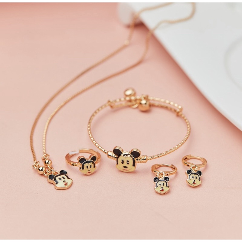 Conjunto infantil para meninas com colar de titânio antiferrugem de prata legítima, conjunto de brincos e pulseira banhada a ouro da Minnie de 18K - 4 peças 