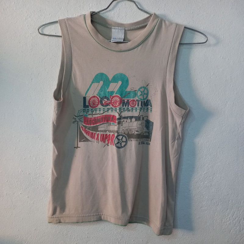 Camiseta beje infantil usada