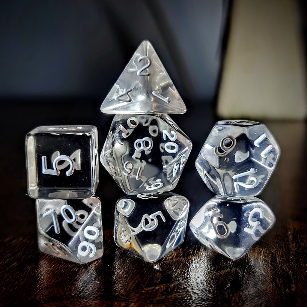 Dados Para Rpg Com Sete - Transparente Translucido C/N° Branco