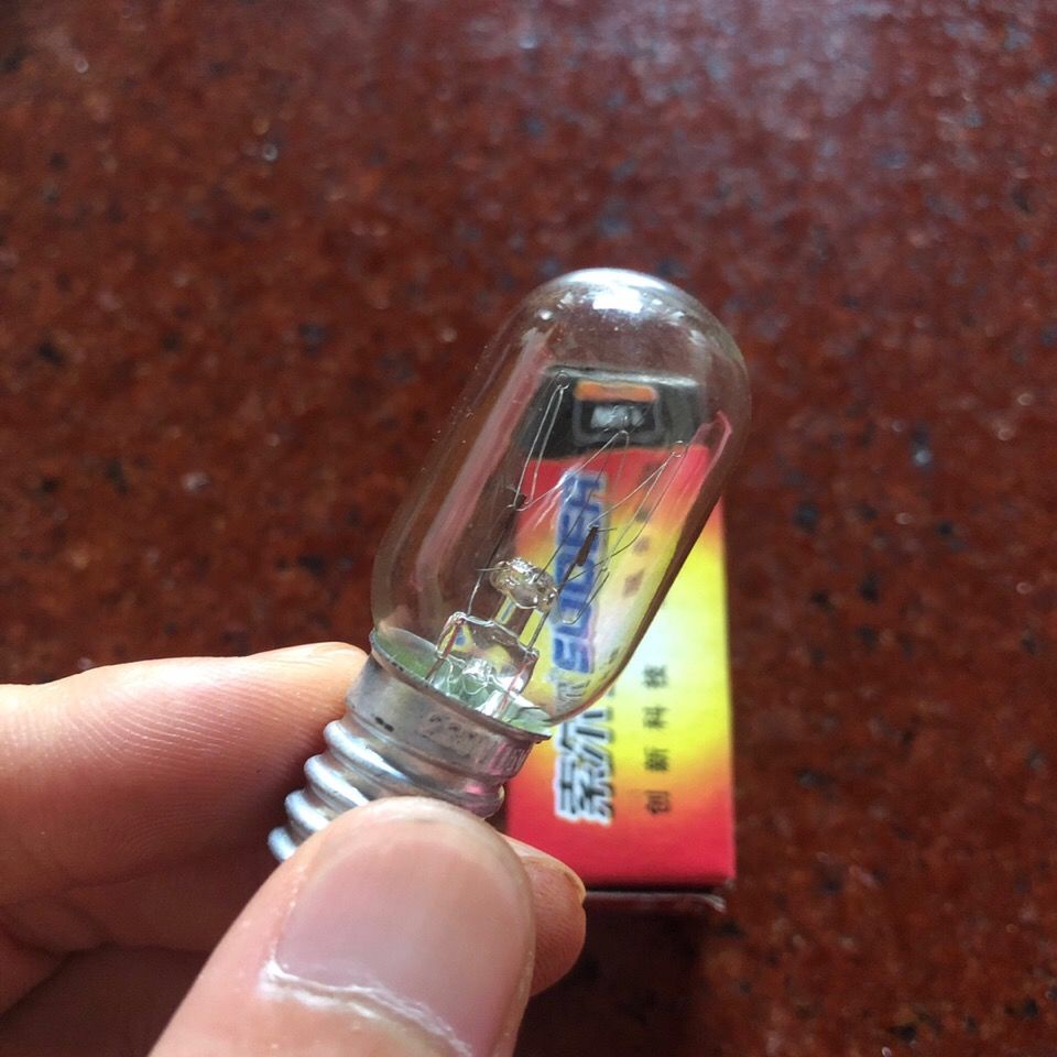 Estoque pronto Venda Acessórios universais para geladeira Iluminação de lâmpada de geladeira 15W E14 Parafuso Forno de m