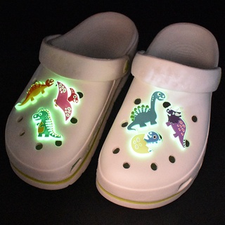 Shoe Decoration for Croc Pins Dinossauro Noctiluco Com Botão Encanto