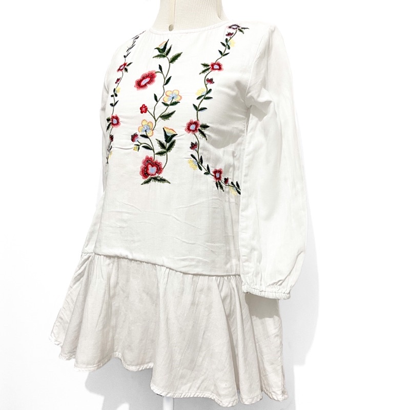 cigarette Industrialize veteran BRECHÓ - vestido branco infantil bordado Zara - etiqueta 9 - USADO | Shopee  Brasil
